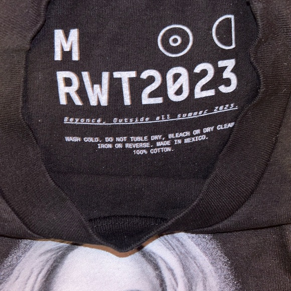 EXCLUSIVE BEYONCÉ RENAISSANCE TORONTO FLAGSHIP TSHIRT WE SHUT THE CITY DOWN - Picture 4 of 8